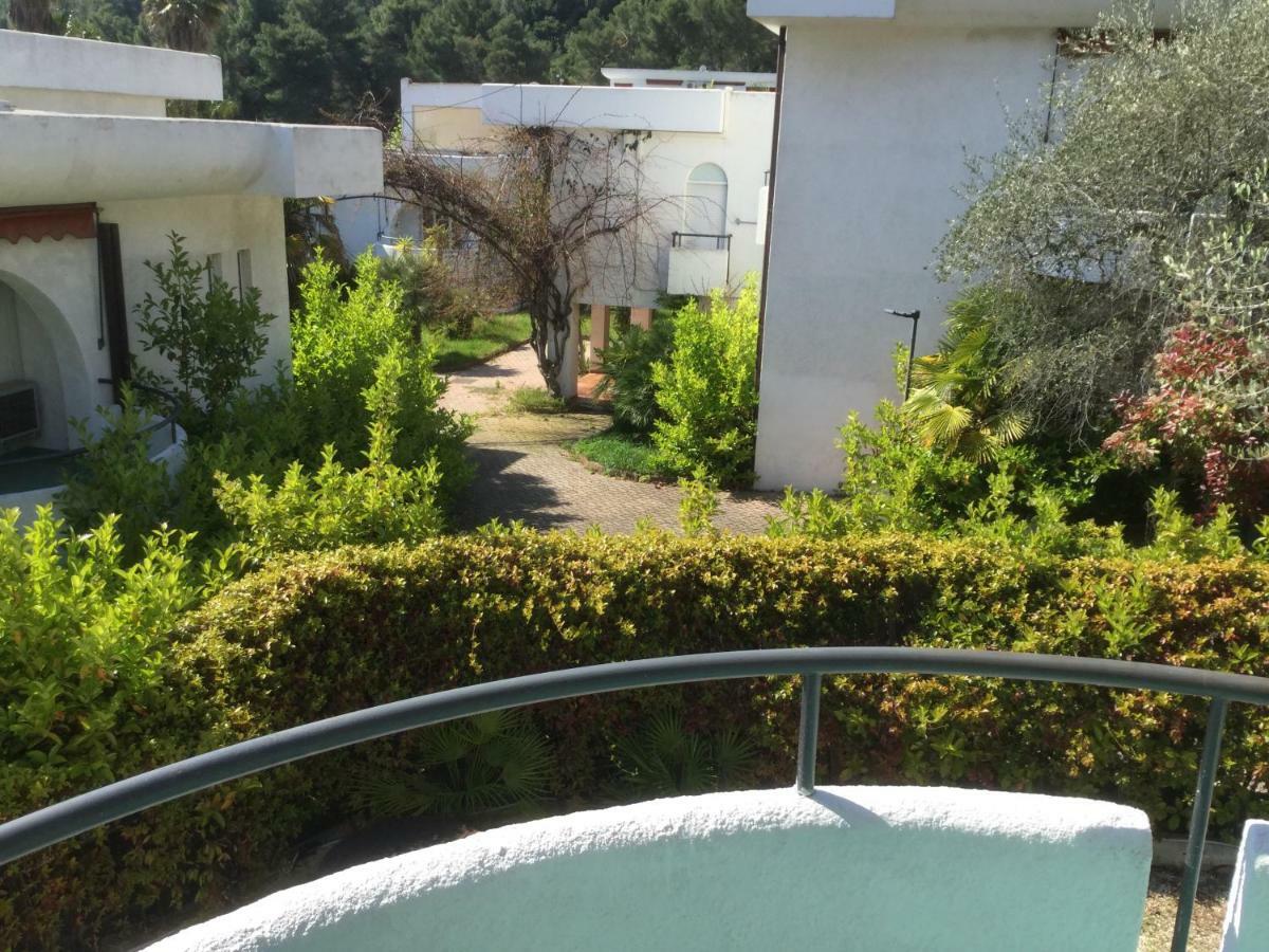 Residence I Faraglioni Mattinata Buitenkant foto
